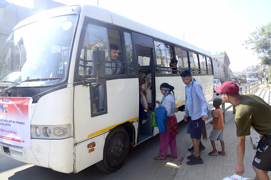 सशस्त्र प्रहरीद्वारा दशैंमा रिङरोडभित्र दुई दिन निःशुल्क बस सञ्चालन