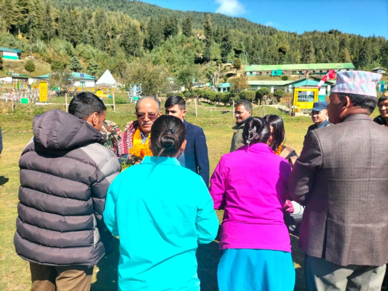 जुम्ला पुगे प्रचण्ड, जनसभालाई सम्बोधन गर्दै