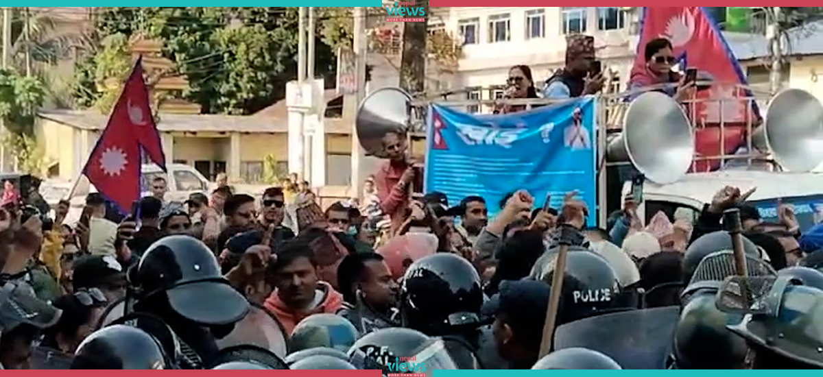 रवि लामिछानेलाई चितवन पुर्‍याउँदा समर्थकको प्रदर्शन