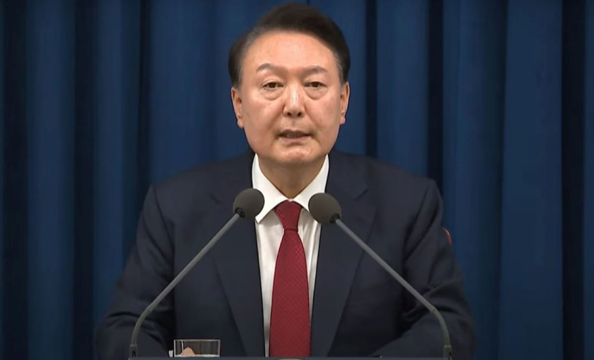 दक्षिण कोरियाका राष्ट्रपतिद्वारा सैन्य शासनको घोषणा