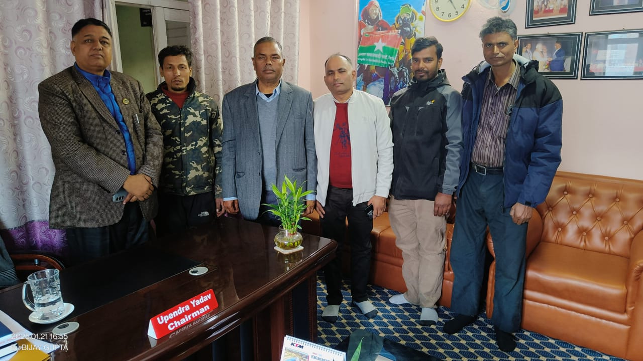 शान्ति, सुरक्षाका लागि पहल गरिदिन भन्दै कवाड व्यवसायीले बुझाए जसपा अध्यक्ष यादवलाई ज्ञापनपत्र