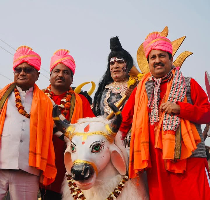 मौलापुरको पतौराधाममा शिवपार्वतीको भव्य बरात यात्राको प्रभु साहद्धारा स्वागत