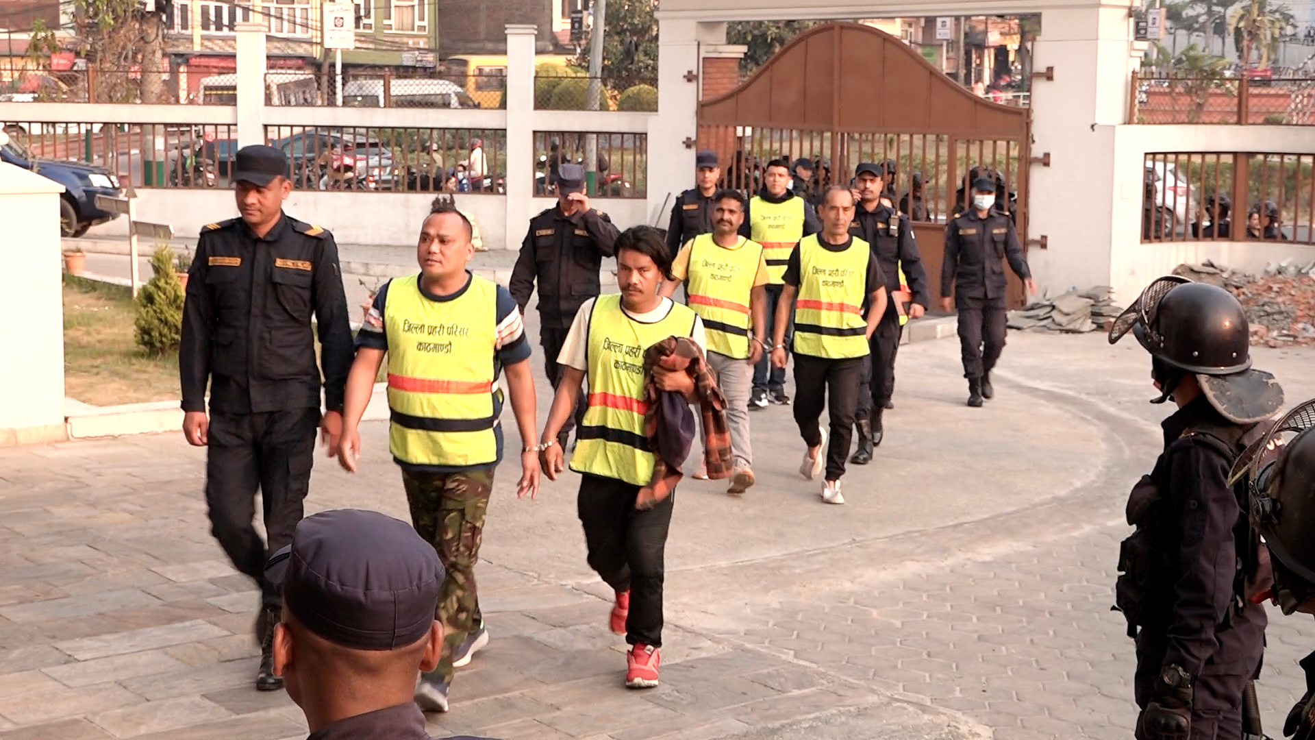 रविन्द्र मिश्र र धवलशमसेरलाई २० दिनको म्याद थप