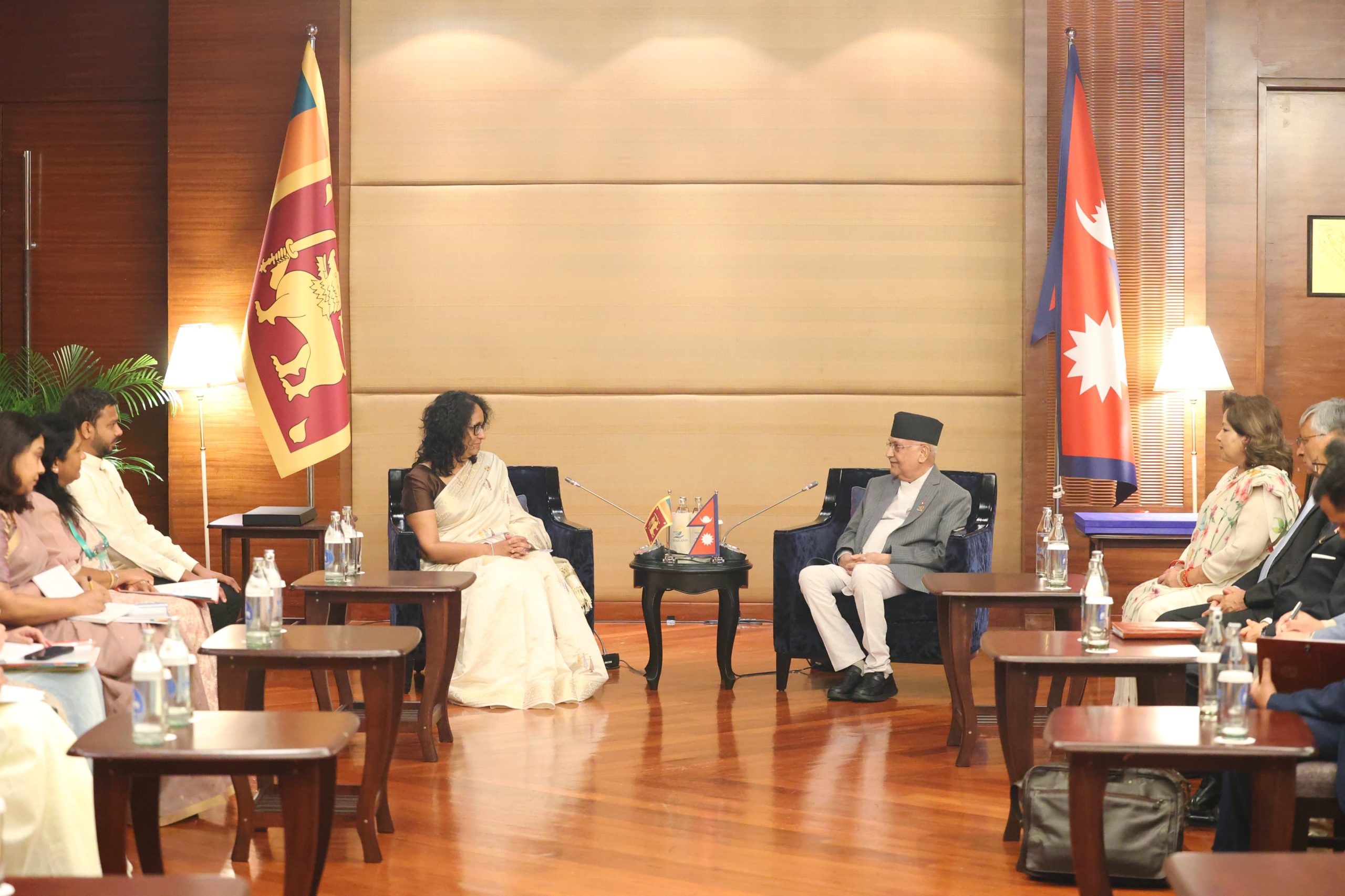 श्रीलंकाका समकक्षीसँग प्रधानमन्त्री ओलीको भेटवार्ता