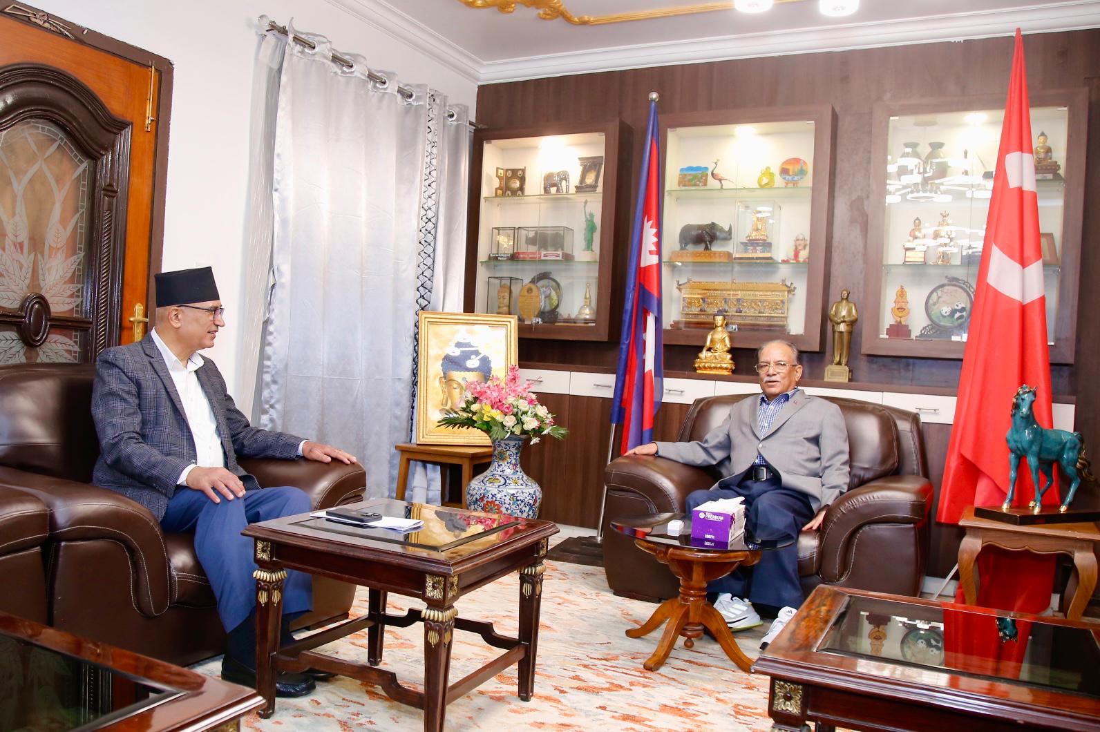 अर्थमन्त्री विष्णु पौडेल र प्रचण्डबीच भेट