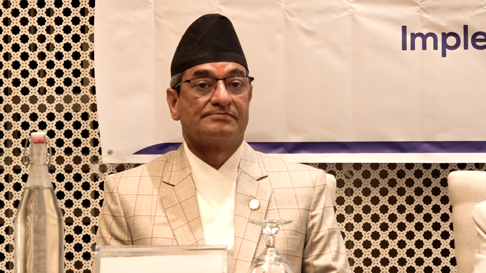 गृहमन्त्री लेखकको दाबी-‘पहिला १०-१० महिनामा सरकार फेरिन्थ्यो, अब त्यस्तो हुँदैन