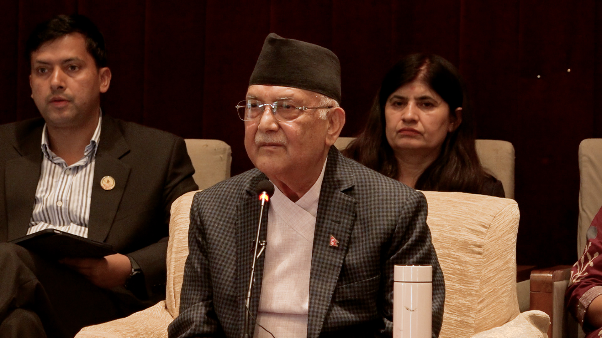 सदन जसरी पनि चल्छ, गृहमन्त्रीको राजीनामा अनुचित : प्रधानमन्त्री