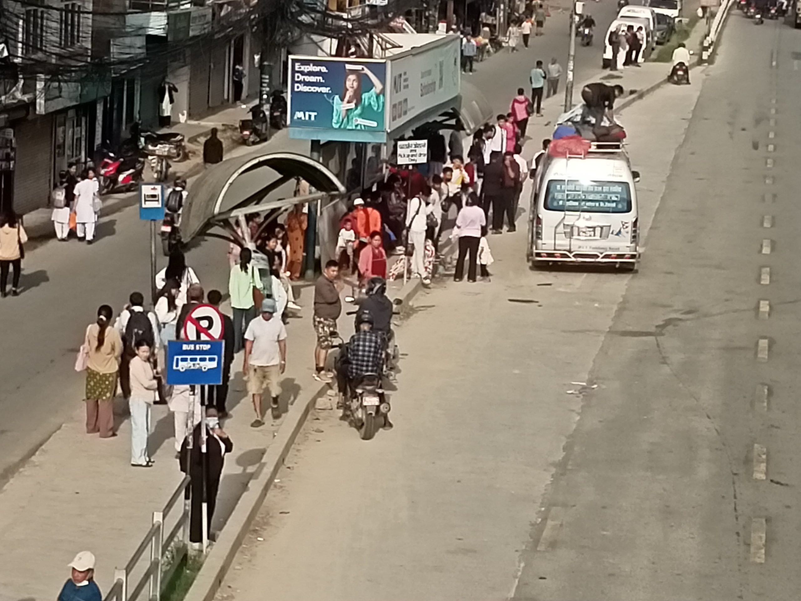 सार्वजनिक यातायात ठप्प हुँदा यात्रु मारमा