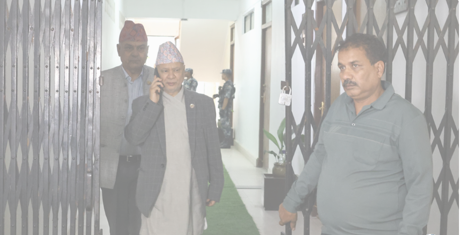 कांग्रेस केन्द्रीय कार्यसमितिको बैठक बसिरहेका बेला सानेपा पुगे शिक्षामन्त्री