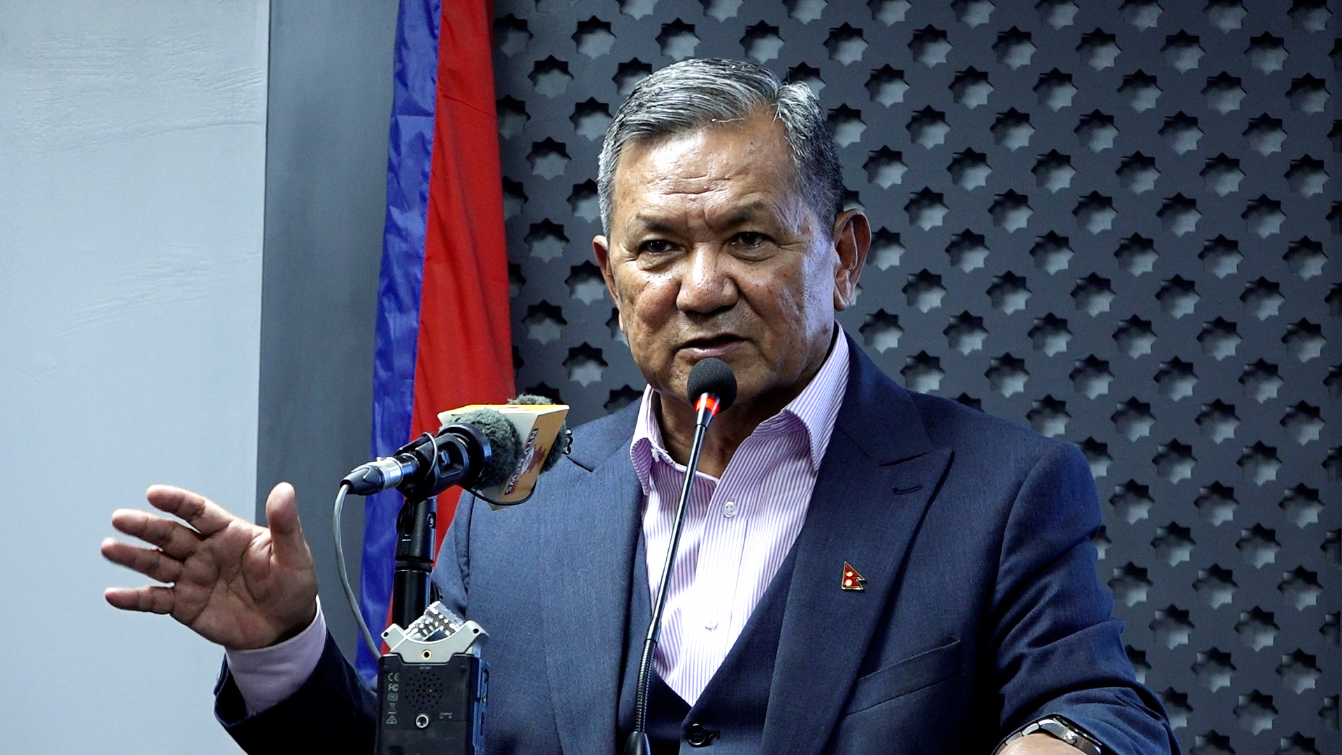 सञ्चारमन्त्री गुरुङ मन्त्रीस्तरीय सम्मेलनमा भाग लिन चीन जाँदै