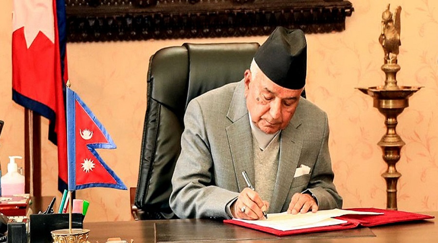 सहिदहरुको आकाङ्क्षा साकार पार्न मन, वचन र कर्मले समर्पित हुन राष्ट्रपतिको आग्रह