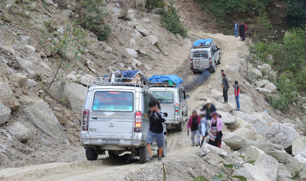 हेटौँडा हुँदै काठमाडौँ आउने बाटोमा चार दिनसम्म राति आवागमन रोक
