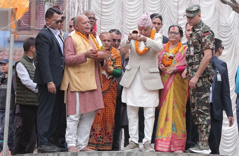 राष्ट्रपति पौडेलले गौरीघाट पुगेर गरे छठी माताको पूजा