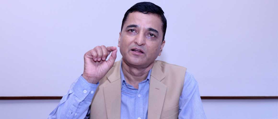 योगेश भट्टराईद्धारा रातो पासपोर्ट फिर्ता