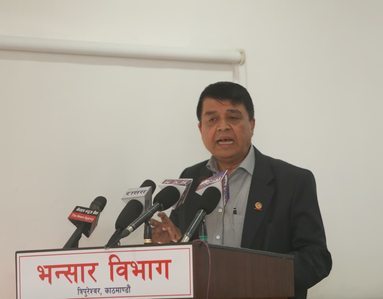 नगद कारोबारको सीमा बढाउन उद्योग वाणिज्य महासंघका अध्यक्ष ढकालको आग्रह