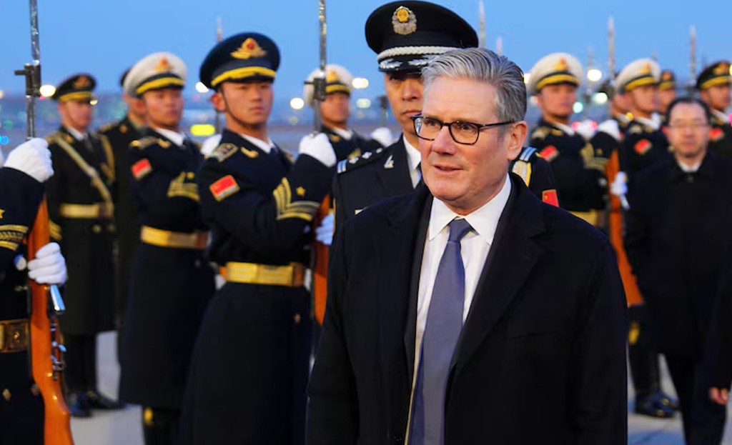 चीन आइपुगे बेलायतका प्रधानमन्त्री