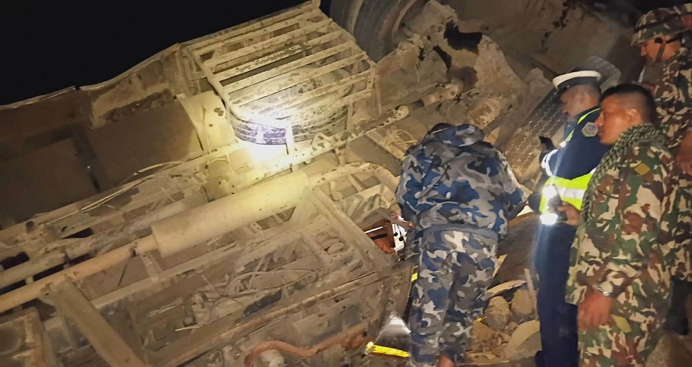 दुर्घटनाग्रस्त बस साँझ ७ बजे पोखराबाट छुटेको थियो, हालसम्म भेएिनन् चालक