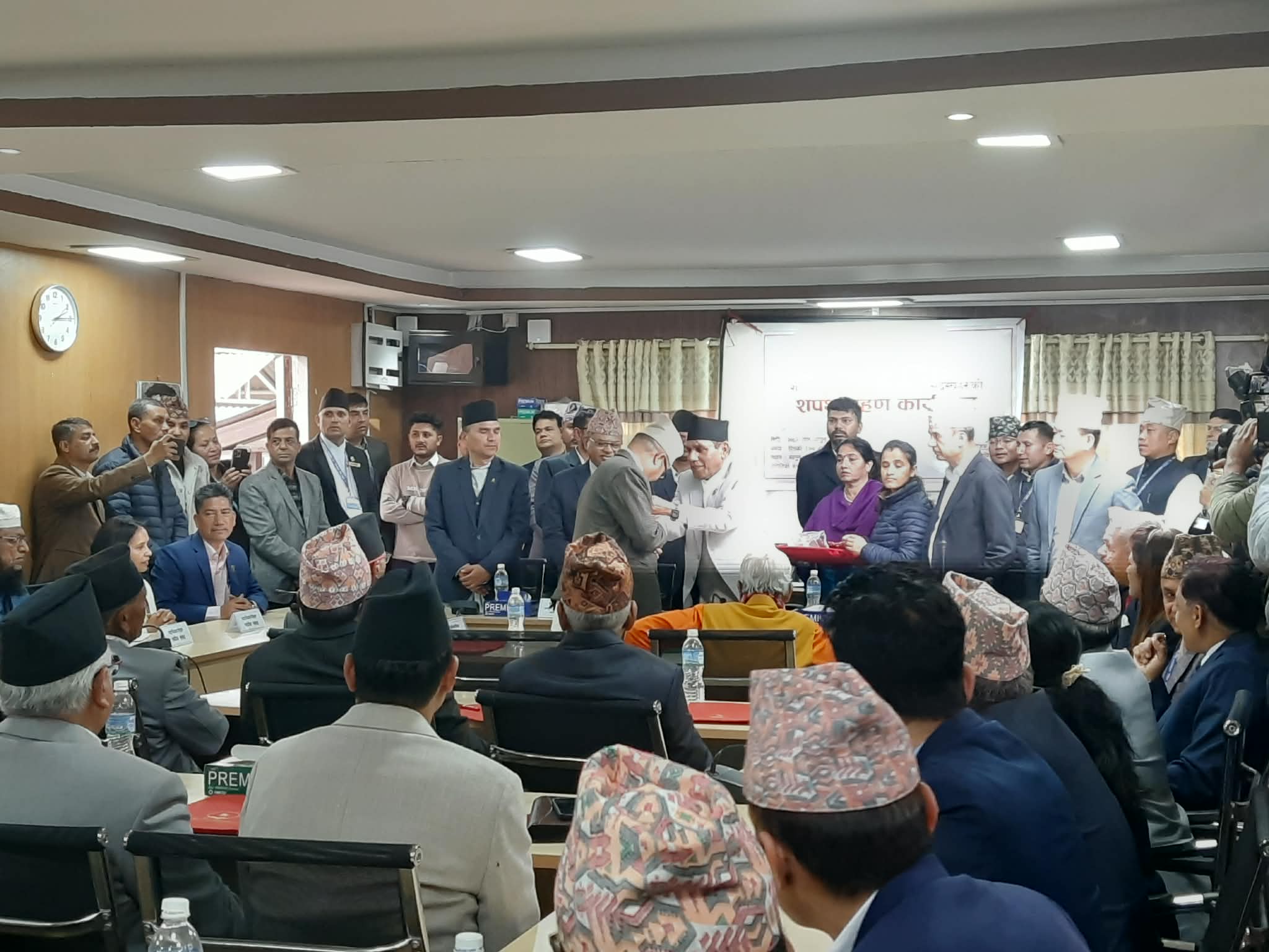 राष्ट्रियसभाका सदस्यले लिए सपथ