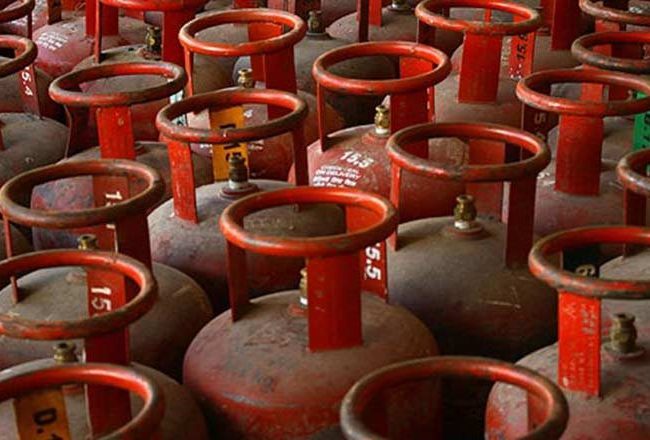 भोलिदेखि प्रतिसिलिन्डर ७.१ केजी ग्यास, मूल्य पनि आधा