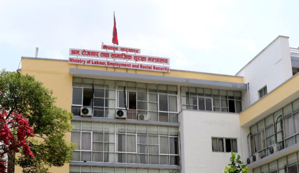 यूएई र कतारसहित ७ देशका लागि श्रम नवीकरण गर्ने सरकारको निर्णय