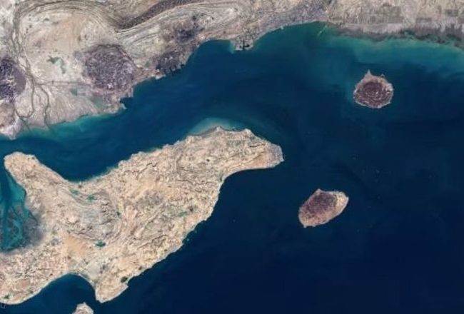 हर्मुज जलमार्ग खुला गर्ने इरानको घोषणा, ट्रम्प भन्छन्- विश्वका लागि सकारात्मक कदम