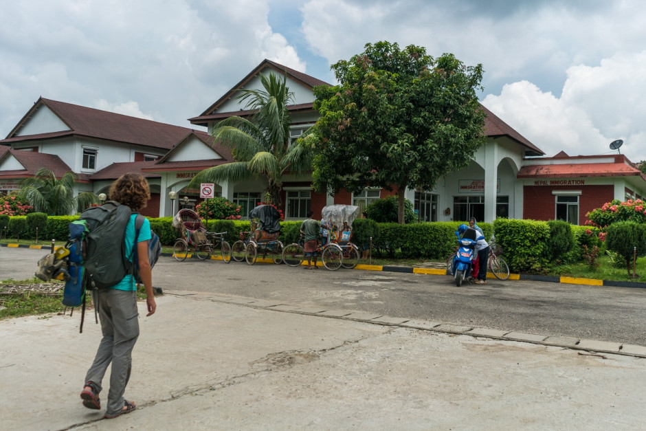 पूर्वीनाका काँकडभिट्टाबाट भित्रिए सात हजार ६४२ पर्यटक 