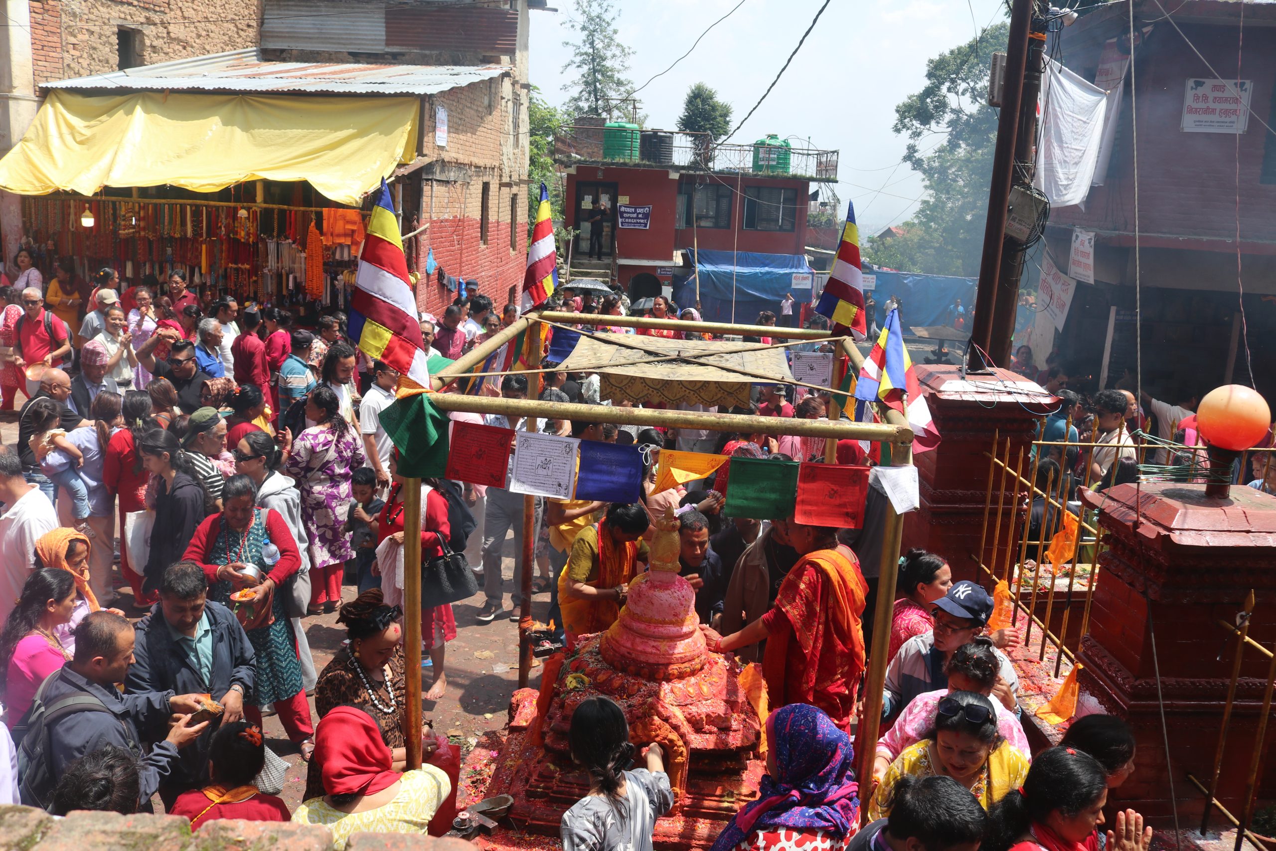 अधिकमासमा मच्छेनारायण दर्शनका लागि श्रद्धालुको ओइरो