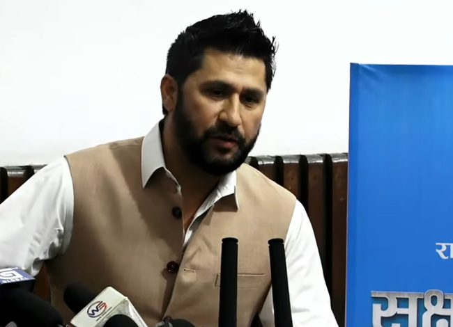 ‘बालेन र मबीच फुट हुँदैन, पक्ष–विपक्षमा नलाग्नुस्’ : रवि लामिछाने