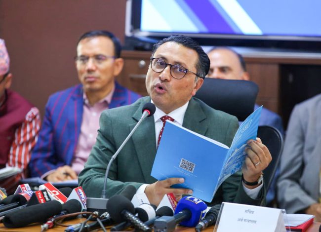 राज्यको क्षमता अनुसार सन्तुलित बजेट ल्याएका छौं : अर्थमन्त्री स्वर्णिम वाग्ले