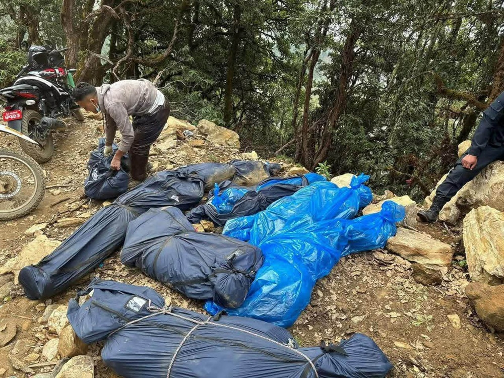 रोल्पा जिप दुर्घटनामा परेका २० जनाको शव निकाल्न २१ घण्टा लाग्यो, सनाखत हुन ढिलाइ