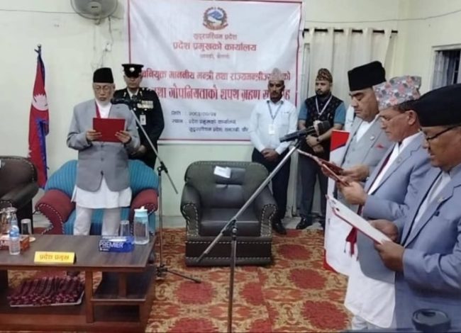 सुदूरपश्चिम सरकारमा कांग्रेसको नयाँ शक्ति सन्तुलन, तीन मन्त्री र दुई राज्यमन्त्रीले लिए शपथ