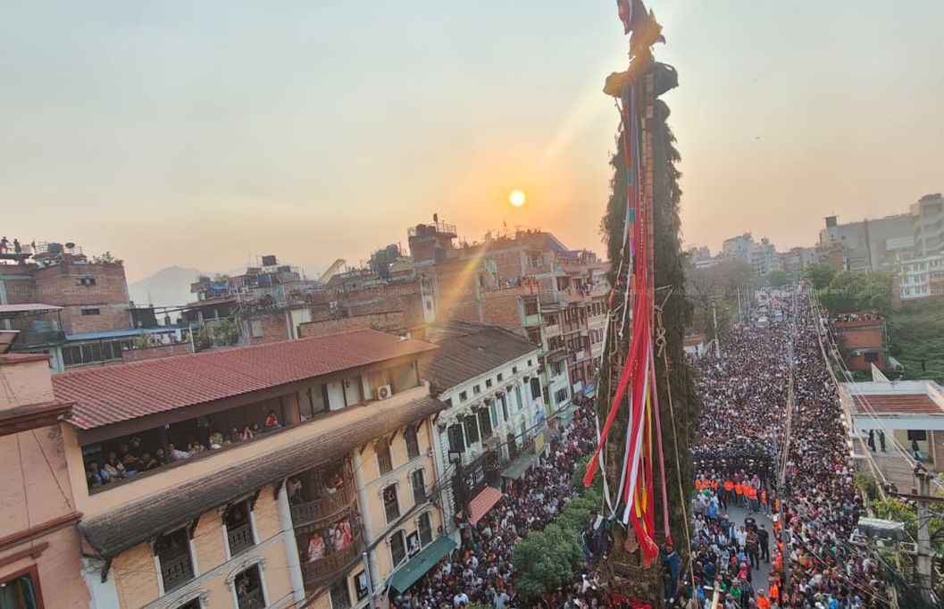 शनिबार राष्ट्र प्रमुखको उपस्थितिमा भोटो देखाएपछि रातो मच्छिन्द्रनाथको रथयात्रा सम्पन्न गरिँदै