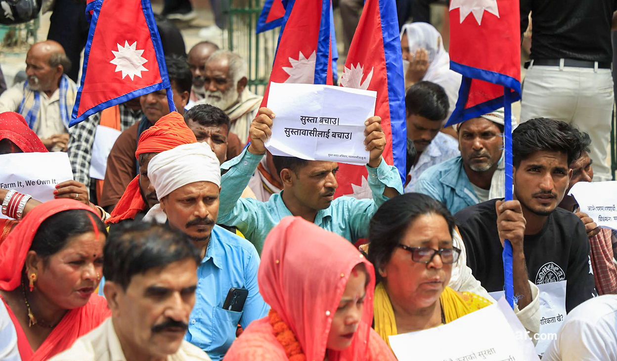 सुस्ता बचाउ अभियानले गर्यो माइतीघर मण्डलामा धर्ना