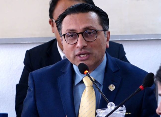 नेपालकै इतिहासमा सबैभन्दा ठुलो वित्तीय अपराधको छानबिन भइरहेको छः अर्थमन्त्री वाग्ले