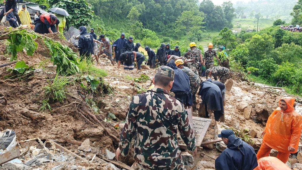 पहिरोमा परेर ४ महिनाकी शिशुको ज्यान गयो, आमा गम्भीर घाइते