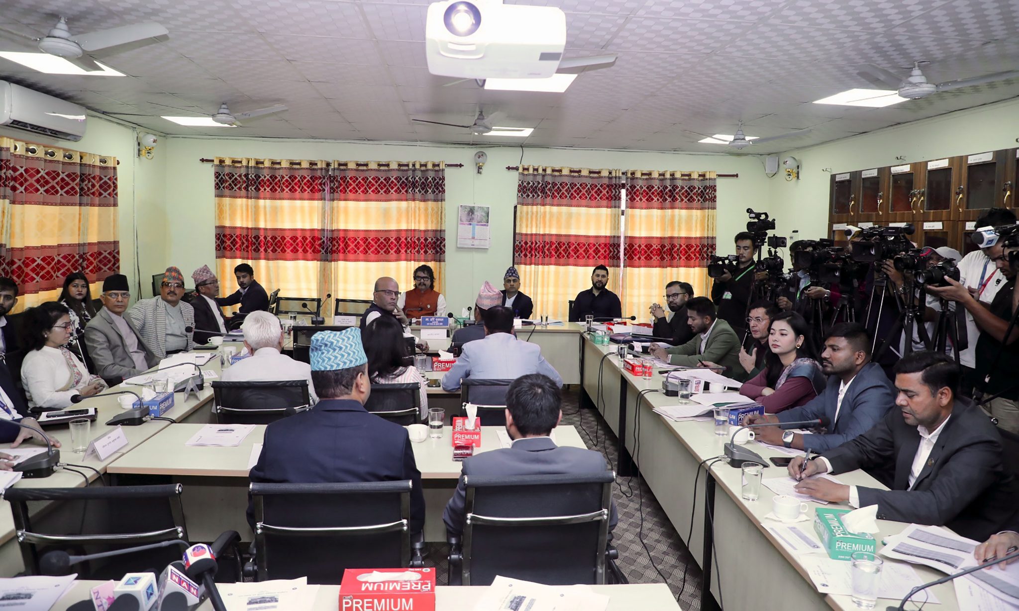 अख्तियारमाथि प्रधानमन्त्री कार्यालयको दबाबबारे रास्वपा सांसदको प्रश्न