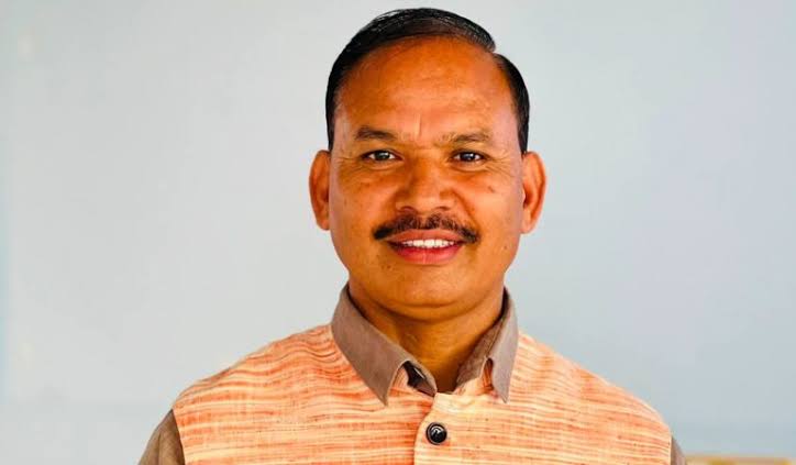 खस आर्यतर्फको प्रतिस्पर्धामा २ हजार ६४८ मतसहित आचार्य विजयी